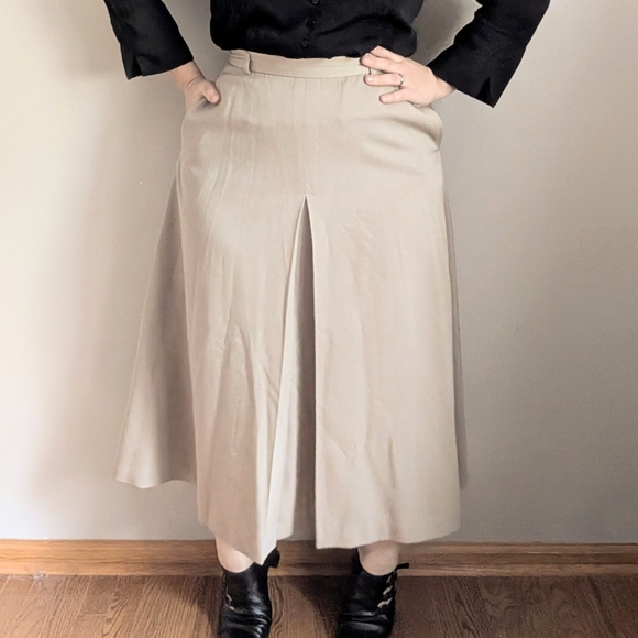 Ralph Lauren Dresses & Skirts - 90s Ralph Lauren 100% Wool Tan Inverted Pleat Pocket Midi Skirt